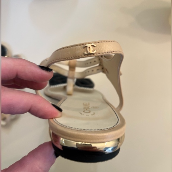 Authentic black and beige Chanel pearl bow flat sandal size 42C - Picture 3 of 5